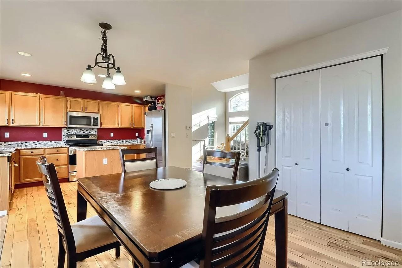 16239 Hedgeway Drive - Photo 5 of 33