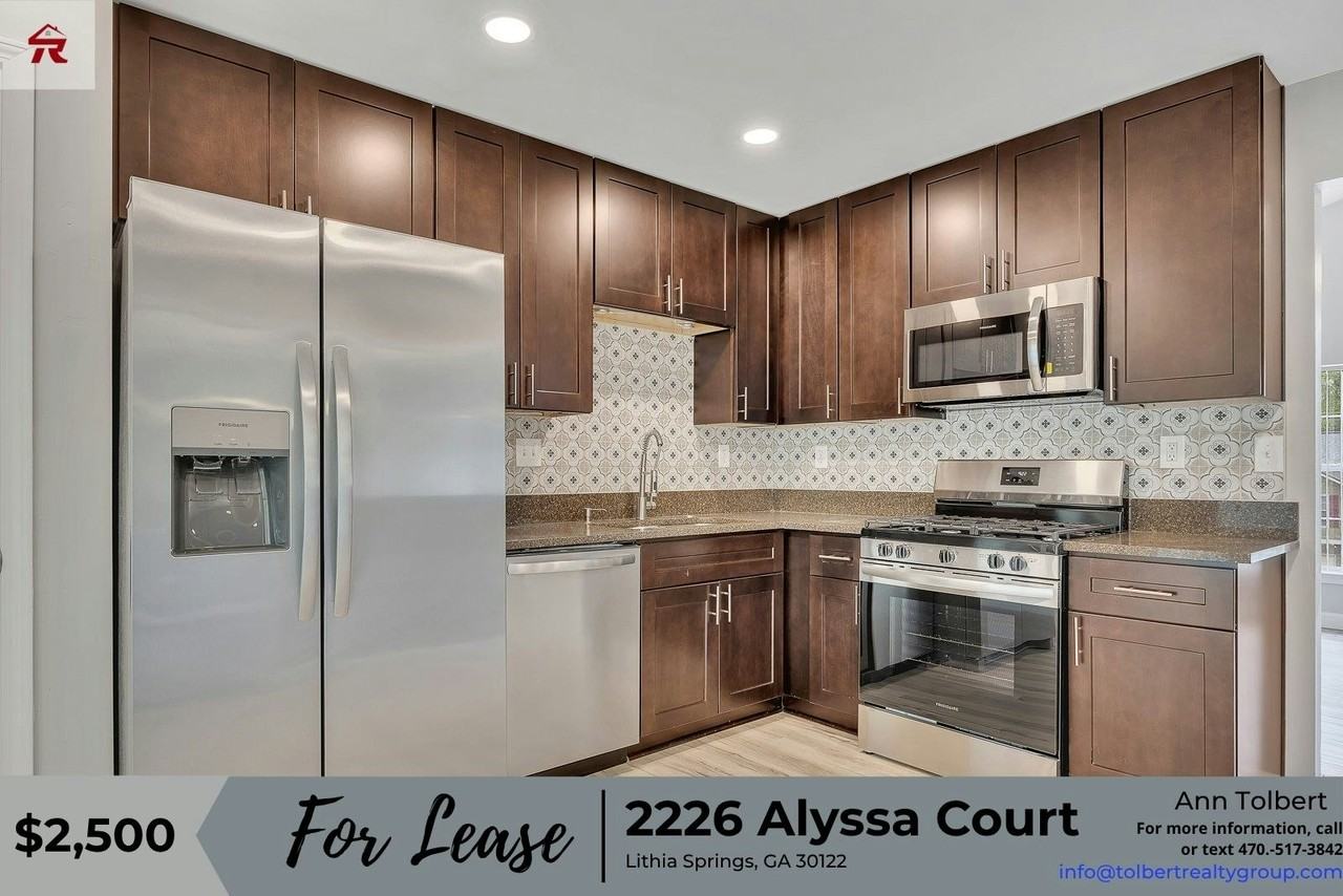 2226 Alyssa Ct - Photo 3 of 9