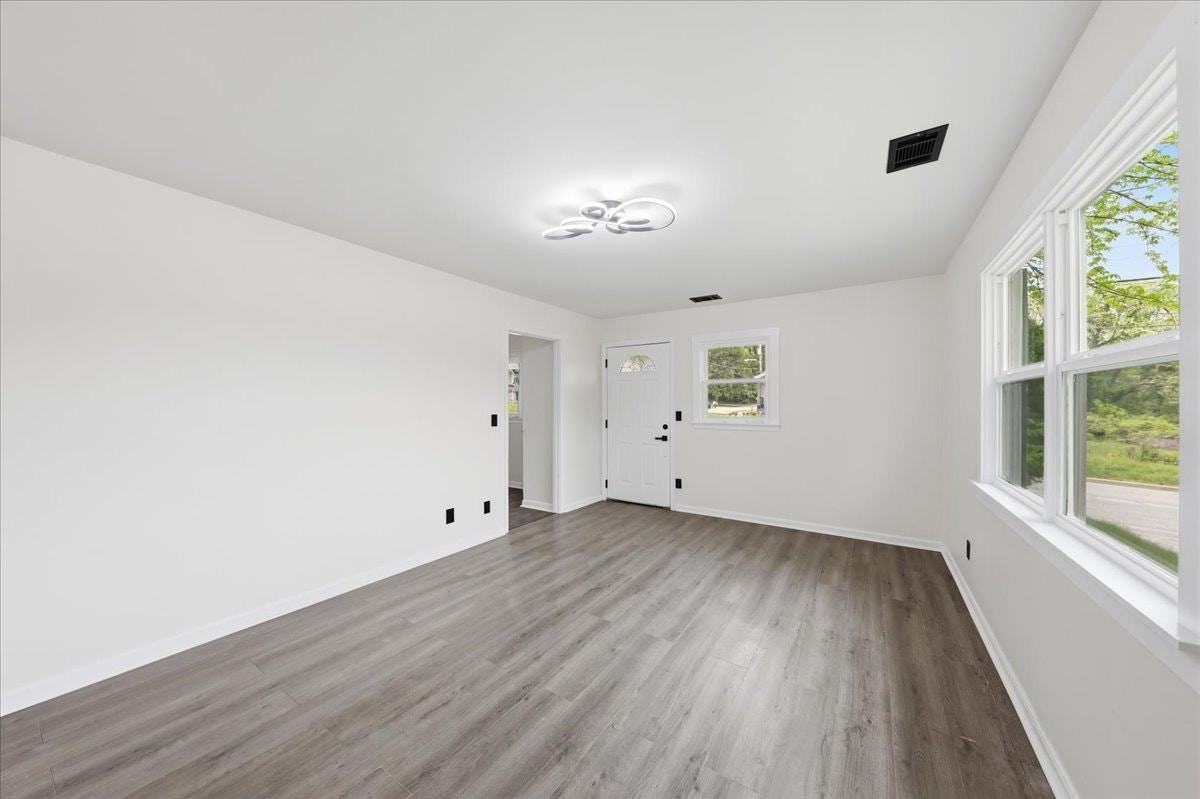 6128 Red Bank Road - Photo 4 of 30