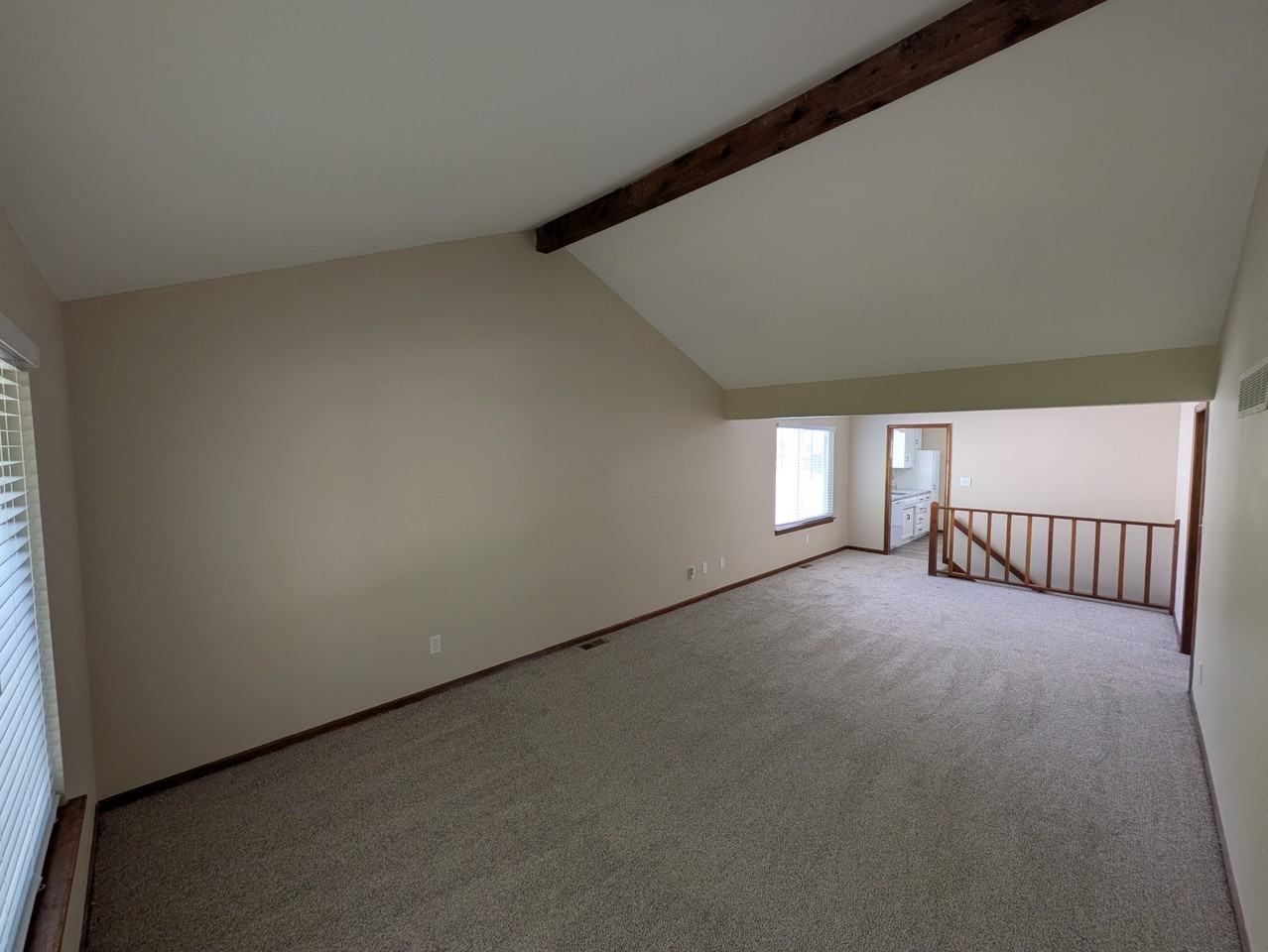 22 Nw Lakeview Blvd Apt A #22A - Photo 2 of 8