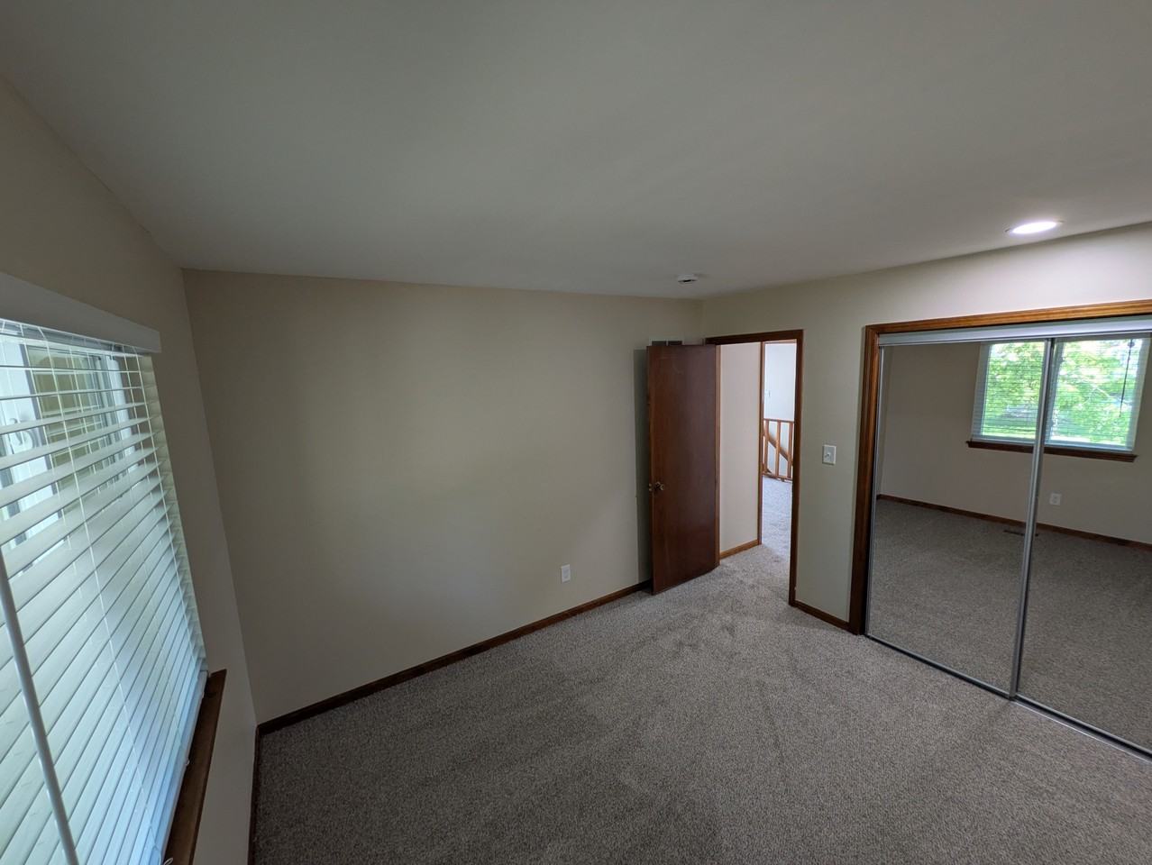 22 Nw Lakeview Blvd Apt A #22A - Photo 5 of 8