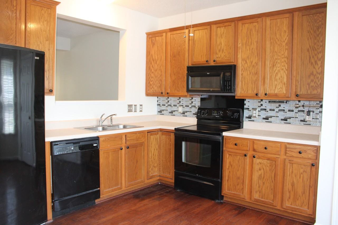 2802 Gross Ave #1 - Photo 3 of 20