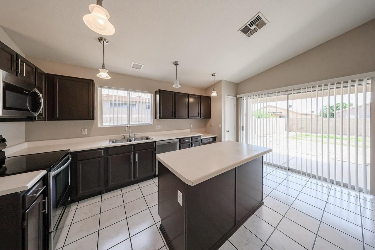 3215 W Abraham Ln - Photo 6 of 25