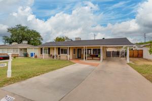 featured image of 510 E Belmont Ave