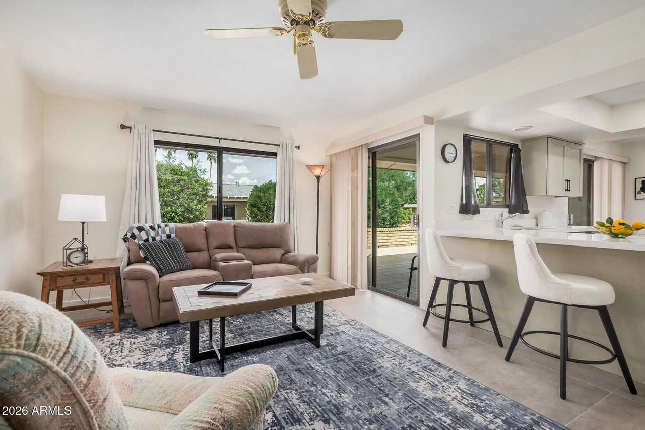 12930 W Seville Dr - Photo 4 of 37