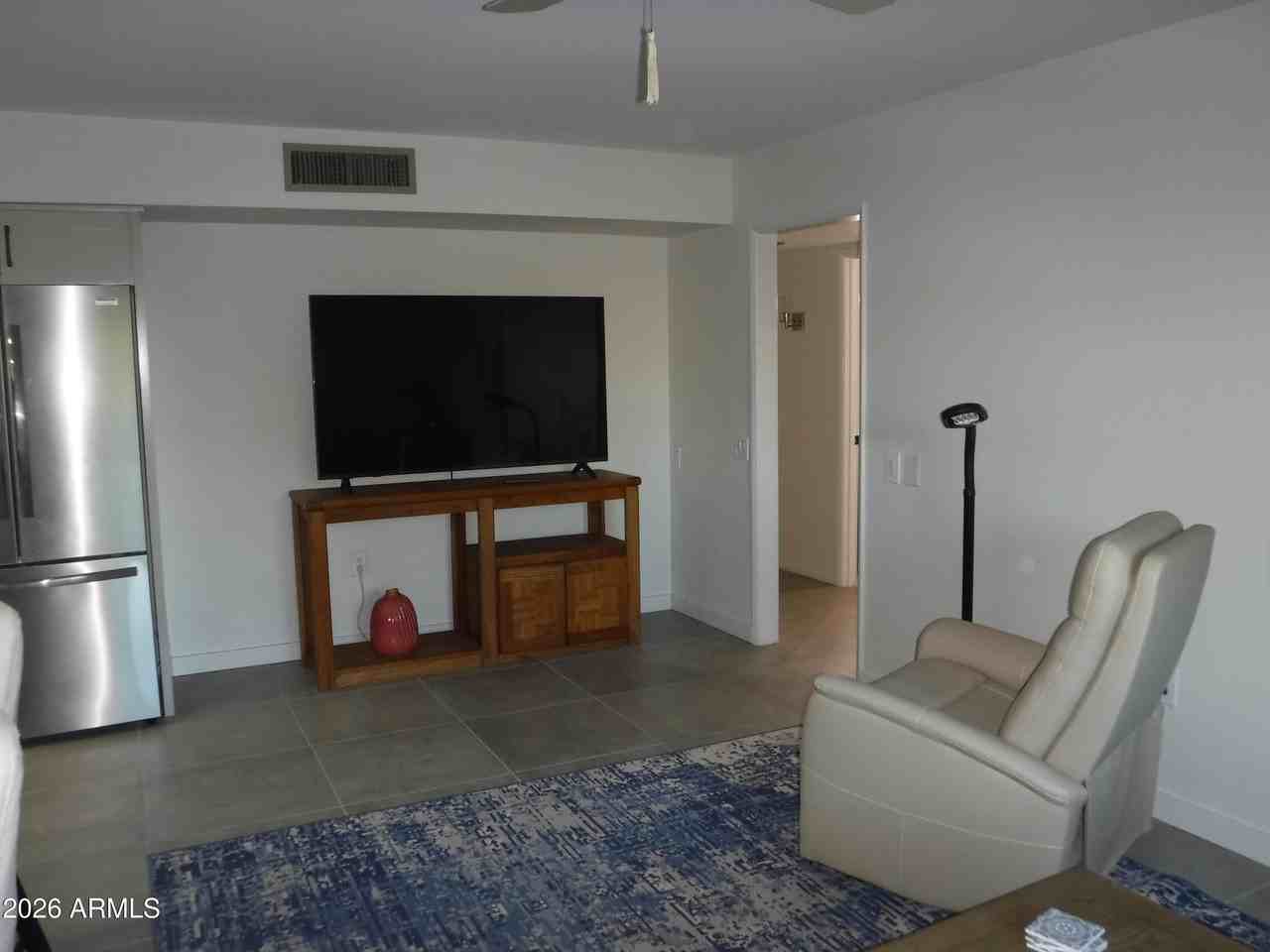 12930 W Seville Dr - Photo 5 of 37