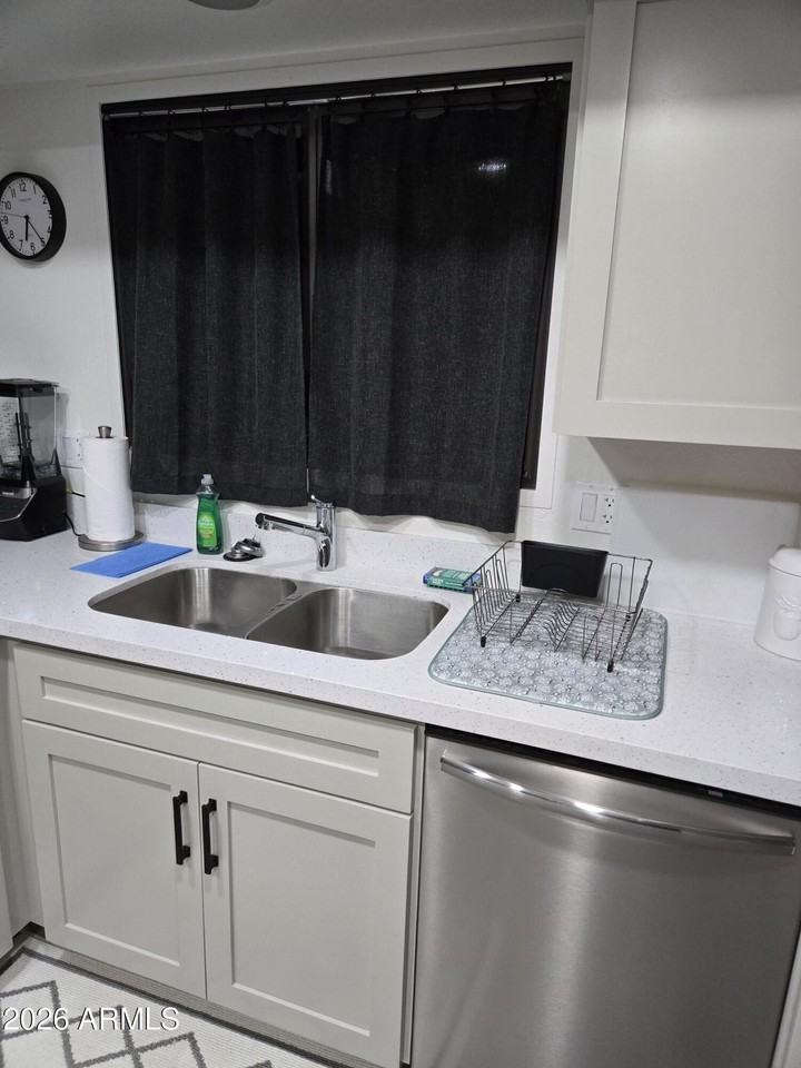 12930 W Seville Dr - Photo 7 of 37