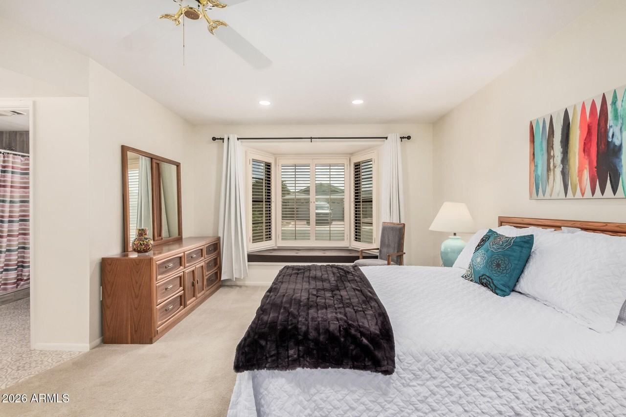 12930 W Seville Dr - Photo 2 of 46