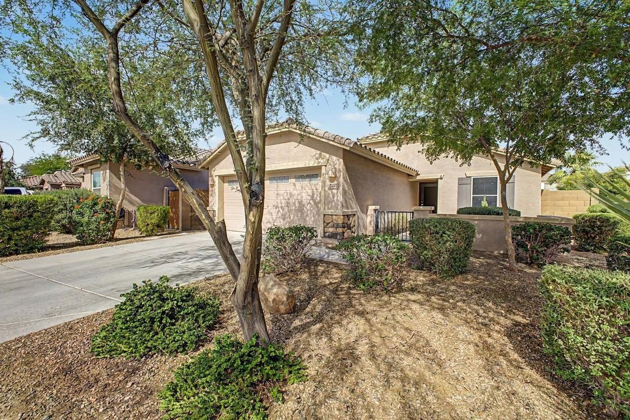 17447 N Marina Ave - Photo 5 of 31