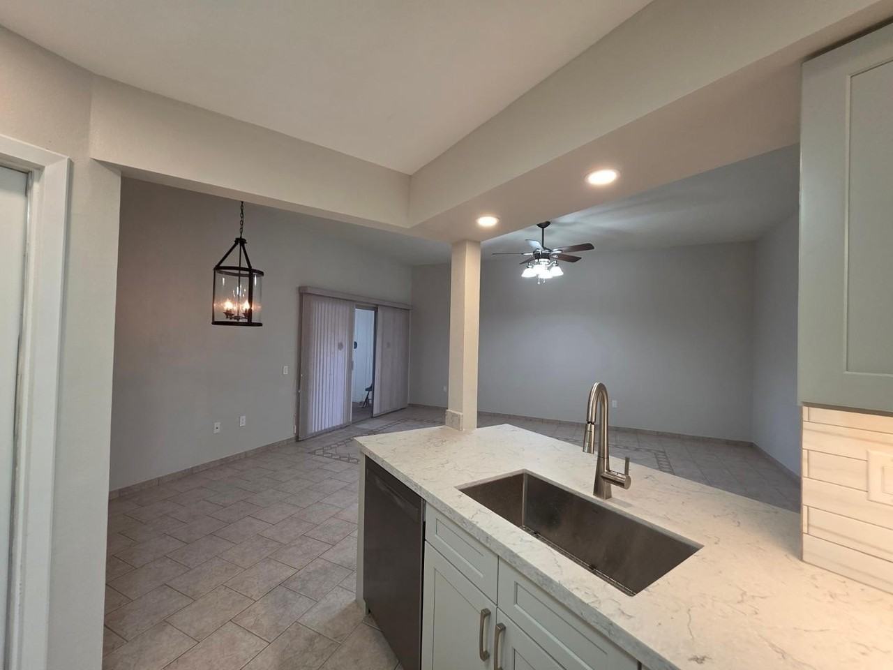 16863 N 103rd Ave - Photo 4 of 7