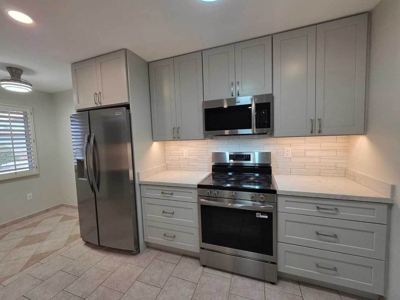 16863 N 103rd Ave - Photo 5 of 7