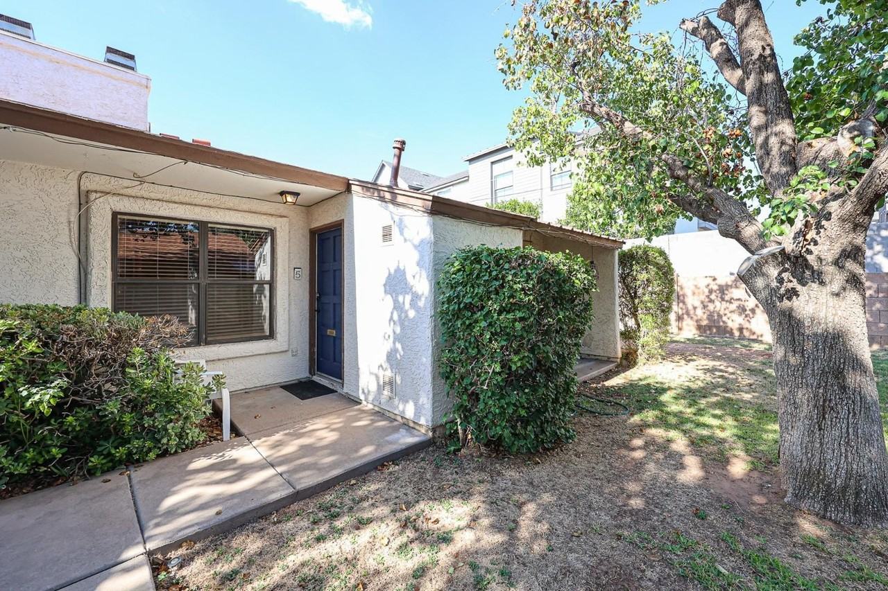 3135 N 38th St #5 - Photo 3 of 32