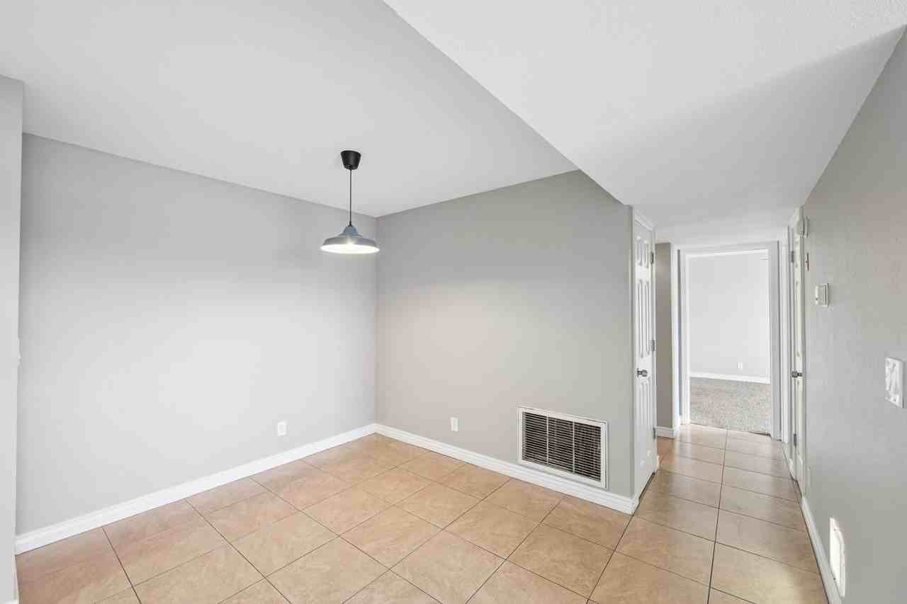540 N May #3122 - Photo 6 of 33