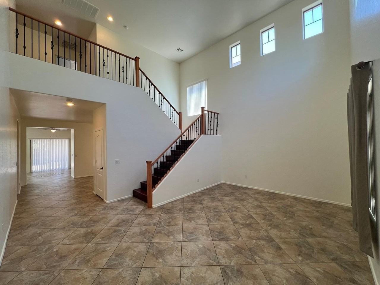 4131 E Cullumber Ct - Photo 3 of 37