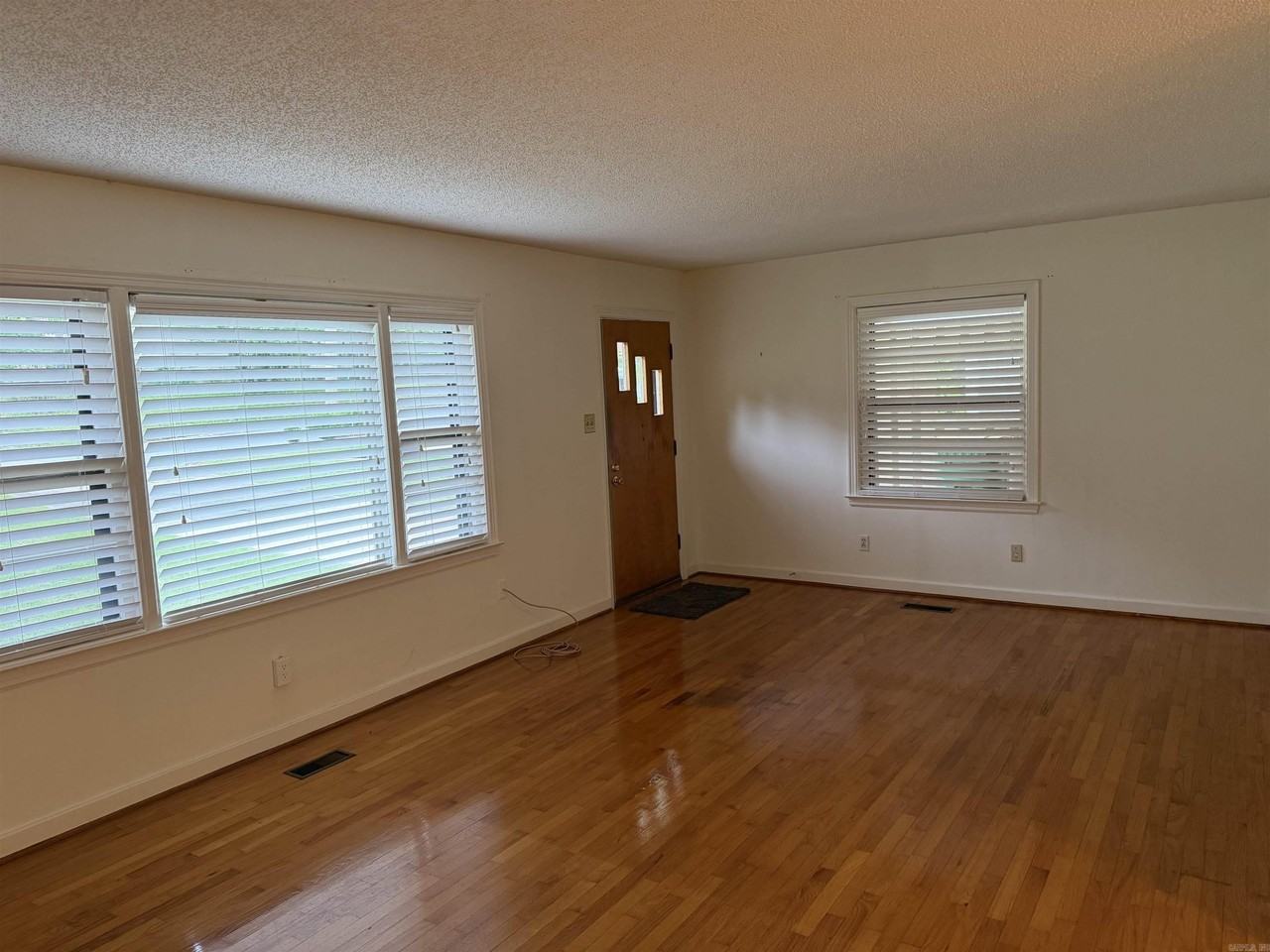 2816 Crouchwood Rd - Photo 2 of 17