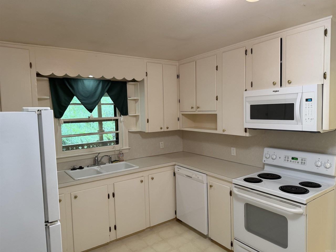 2816 Crouchwood Rd - Photo 5 of 17