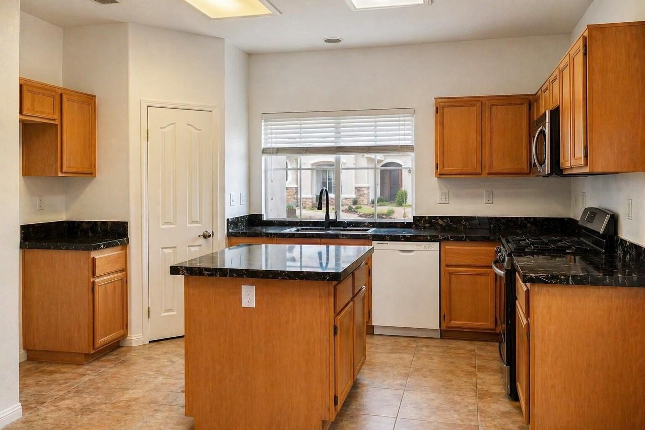 83125 Broadmoor Dr - Photo 6 of 10