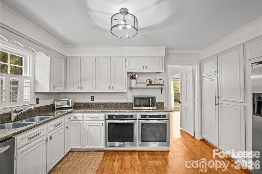 3900 Braxton Dr - Photo 4 of 17