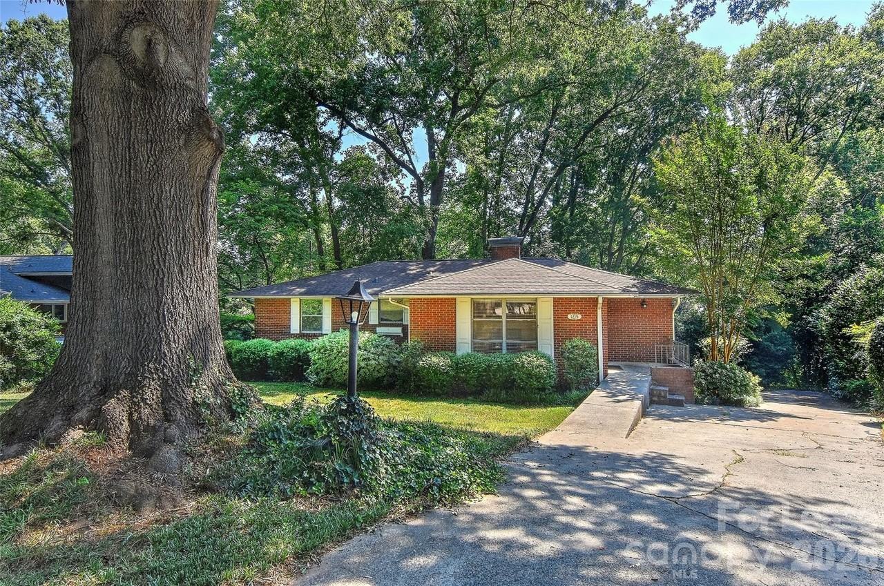 1215 Sewickley Dr - Photo 2 of 40