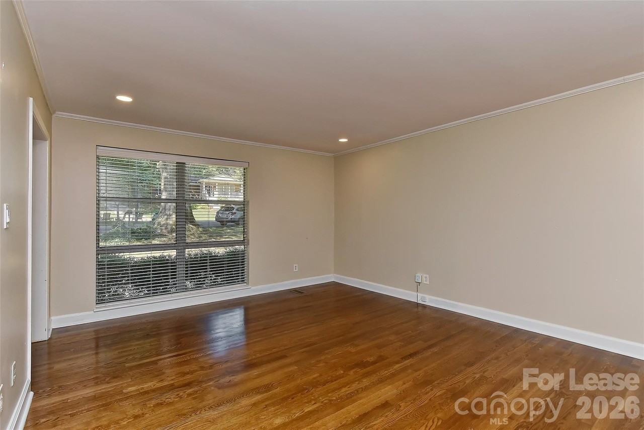 1215 Sewickley Dr - Photo 6 of 40