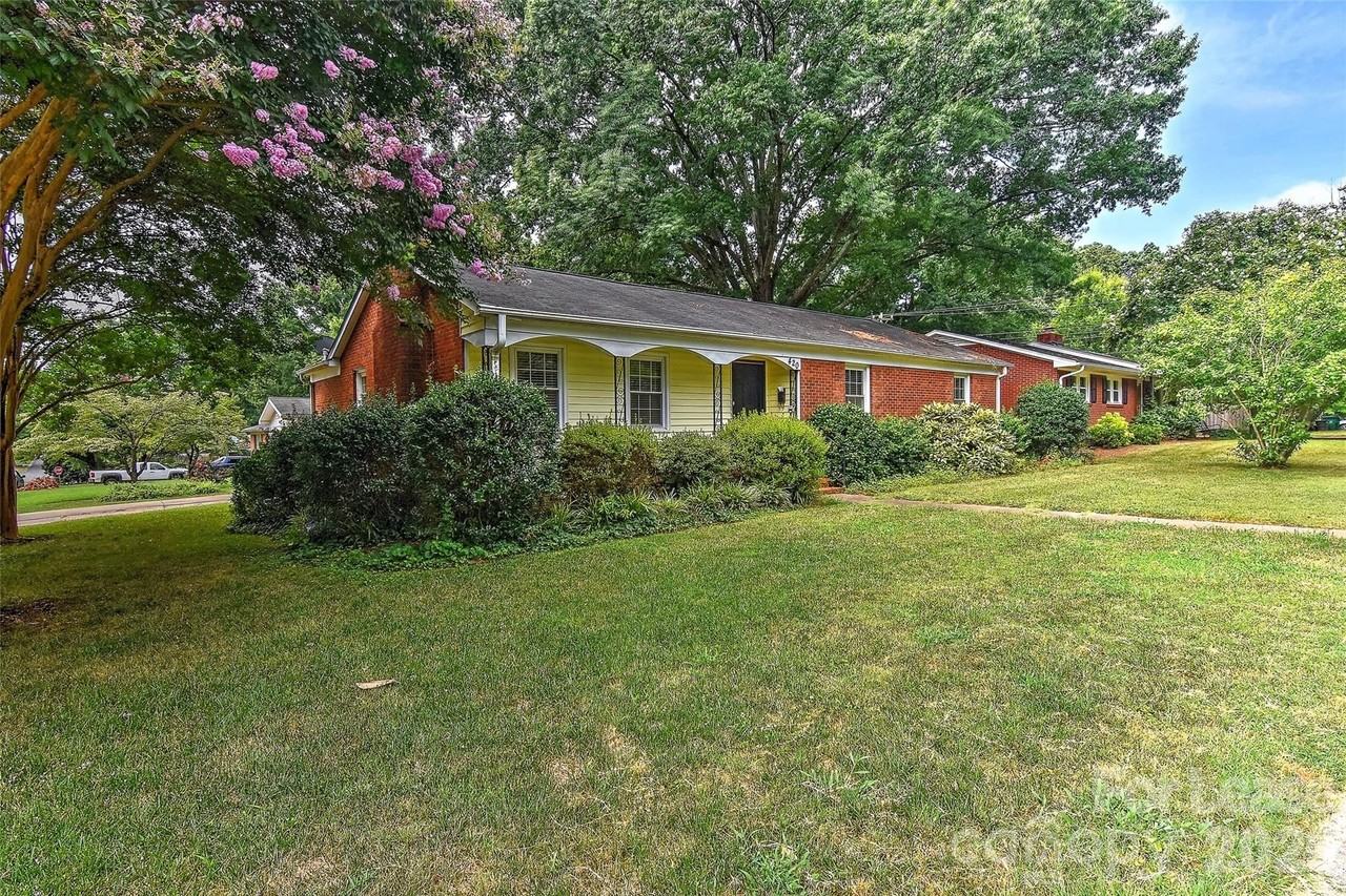 420 Seneca Pl - Photo 3 of 43