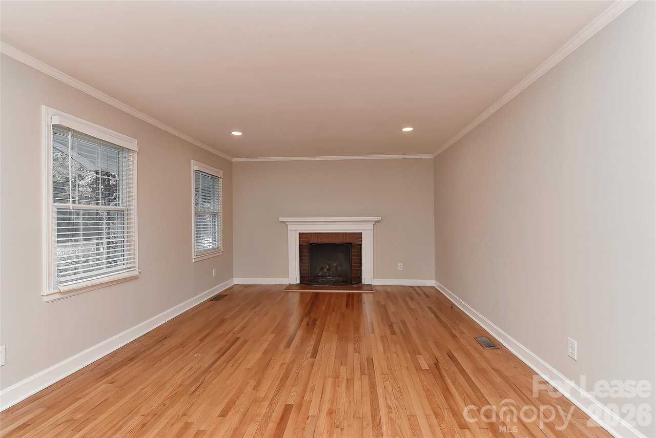 420 Seneca Pl - Photo 5 of 43