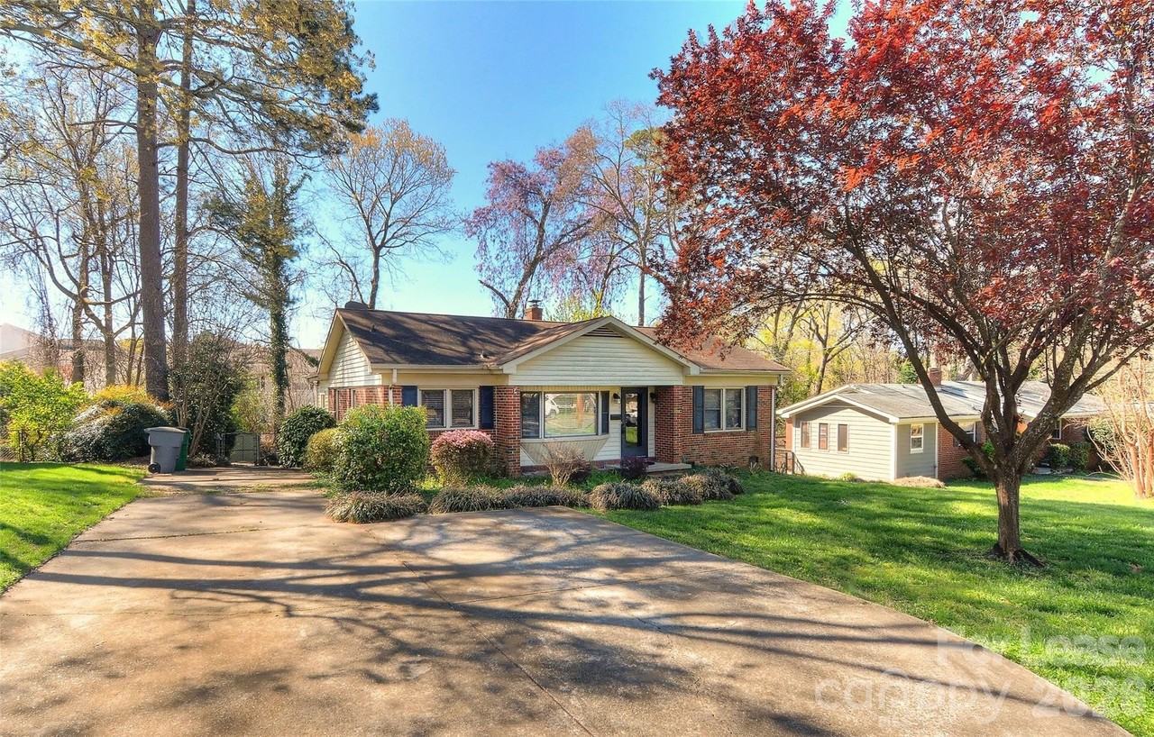 1308 Mockingbird Ln - Photo 2 of 34