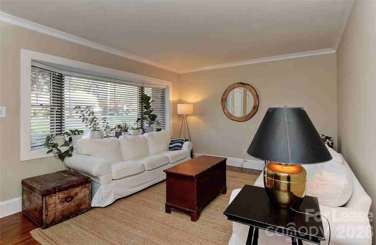 1308 Mockingbird Ln - Photo 5 of 34