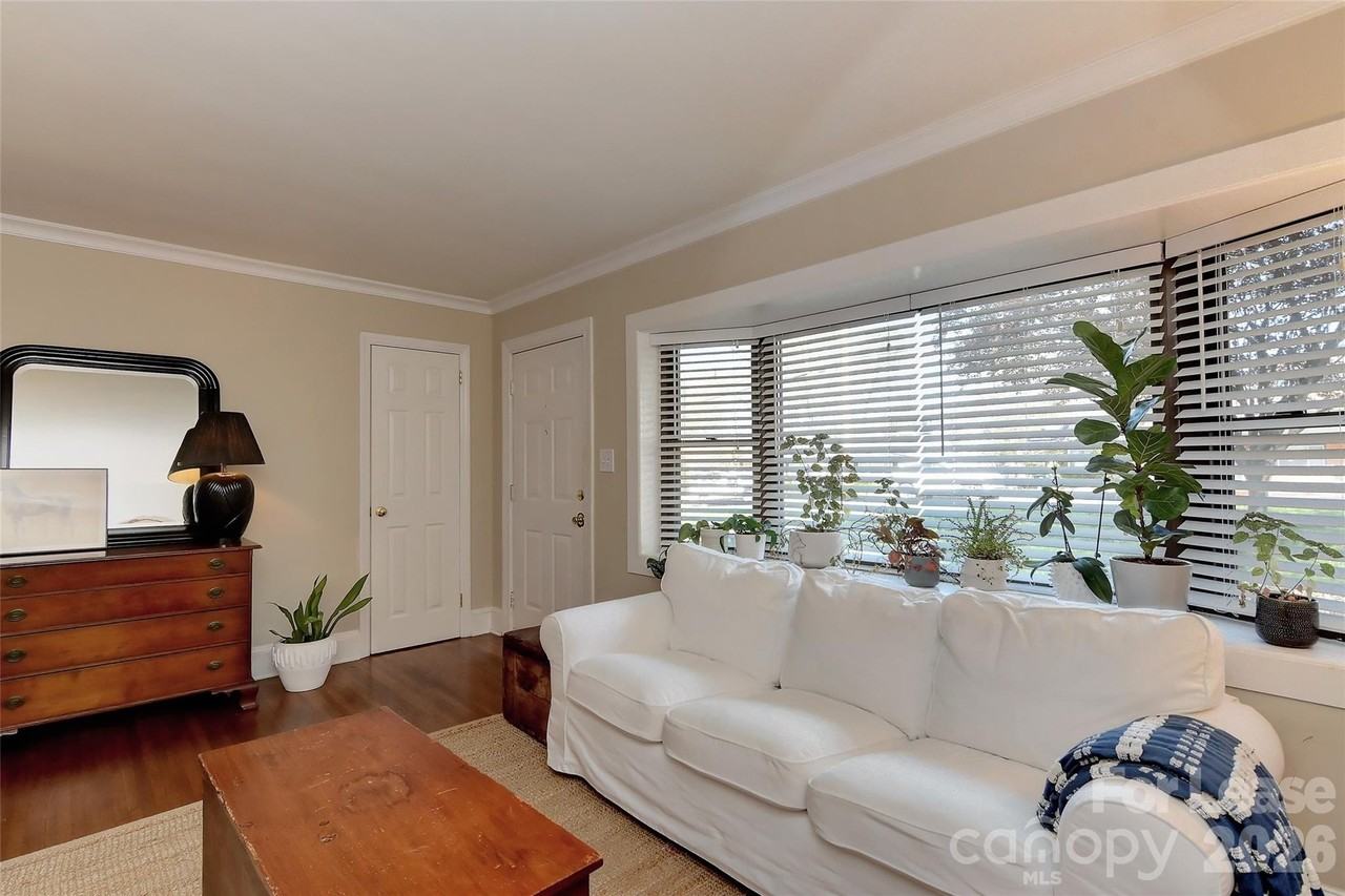 1308 Mockingbird Ln - Photo 6 of 34