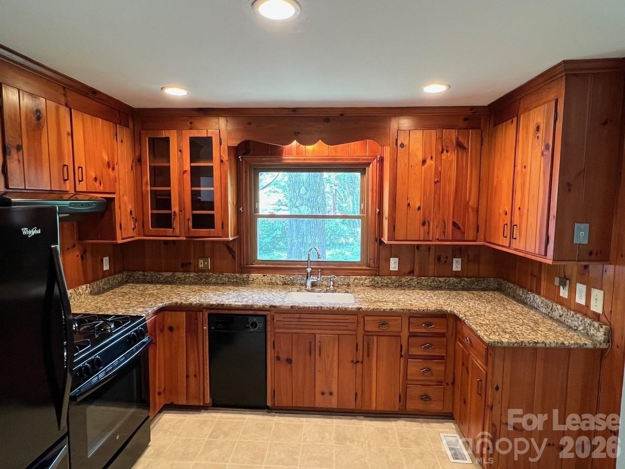 1116 Bevis Dr - Photo 7 of 22