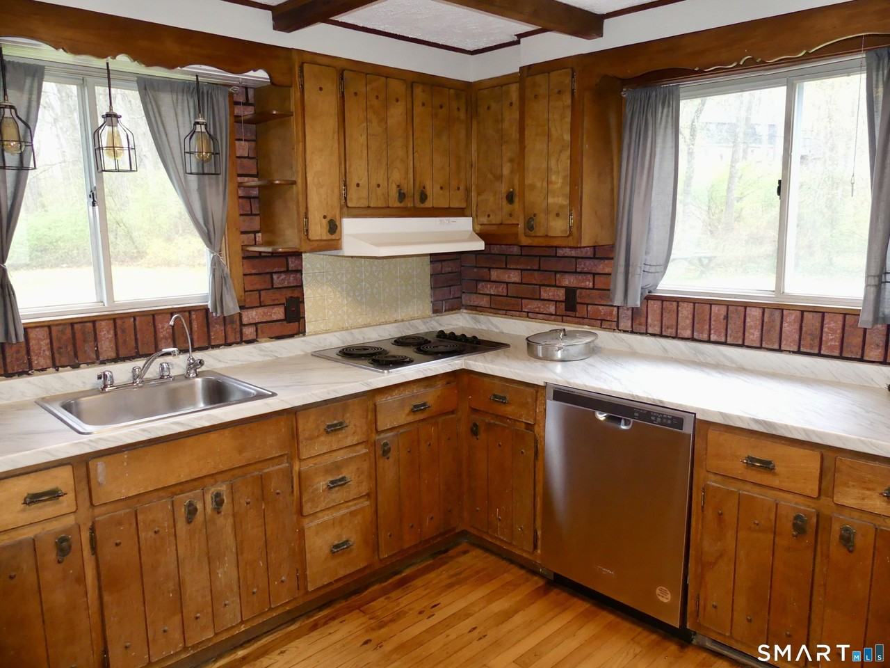 21 Winthrop Rd - Photo 6 of 18