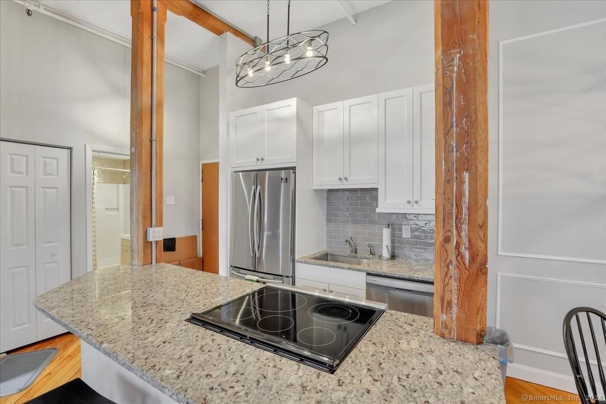 222 Williams St E #416 - Photo 3 of 15