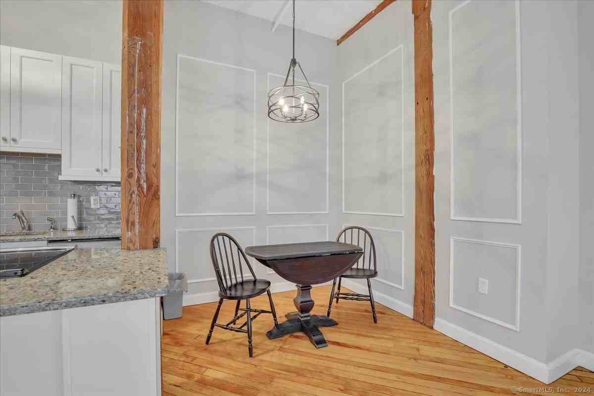 222 Williams St E #416 - Photo 4 of 15