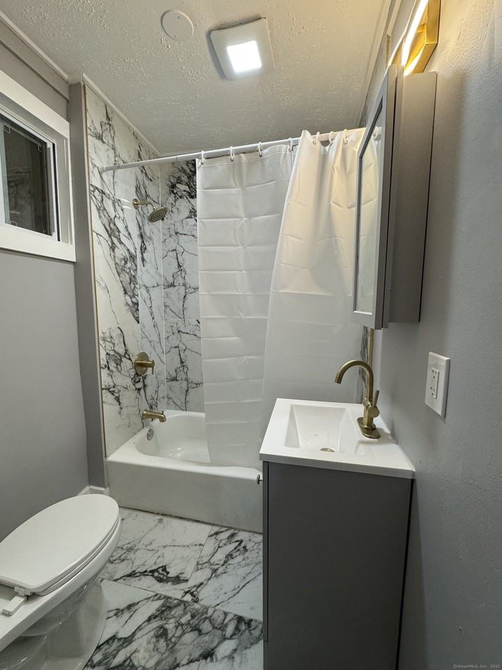 232 View St #3 - Photo 3 of 8