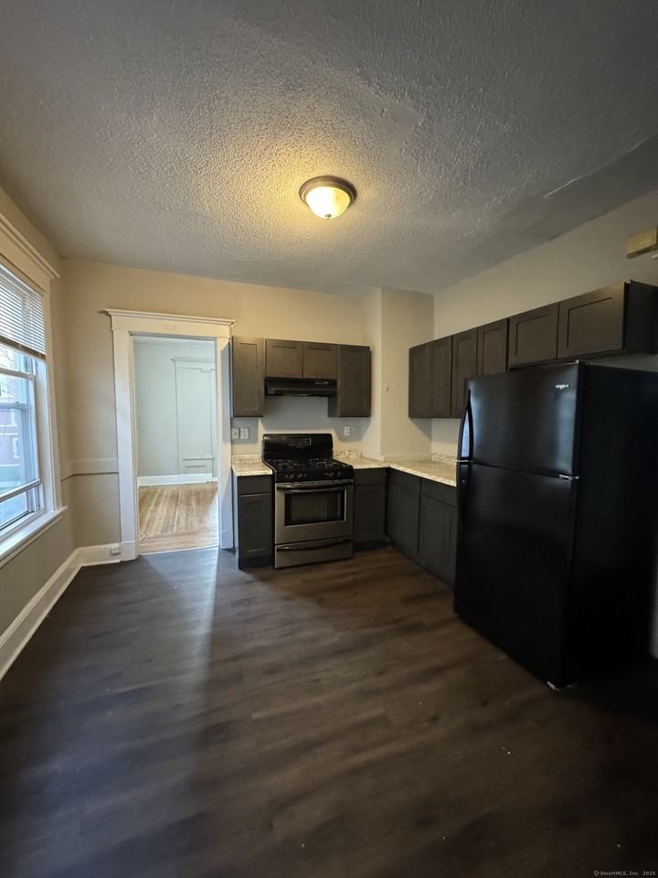 119 Carmel St #3 - Photo 4 of 10