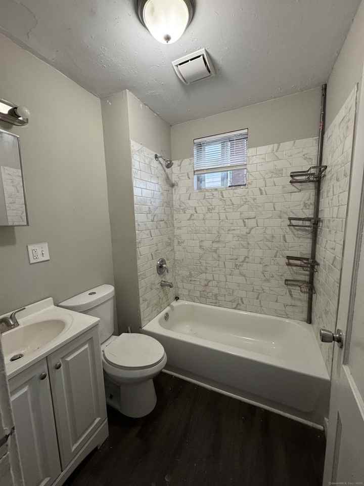 119 Carmel St #3 - Photo 5 of 10