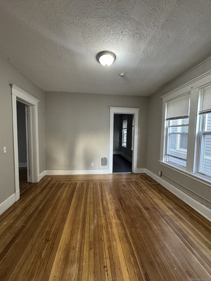 119 Carmel St #3 - Photo 6 of 10