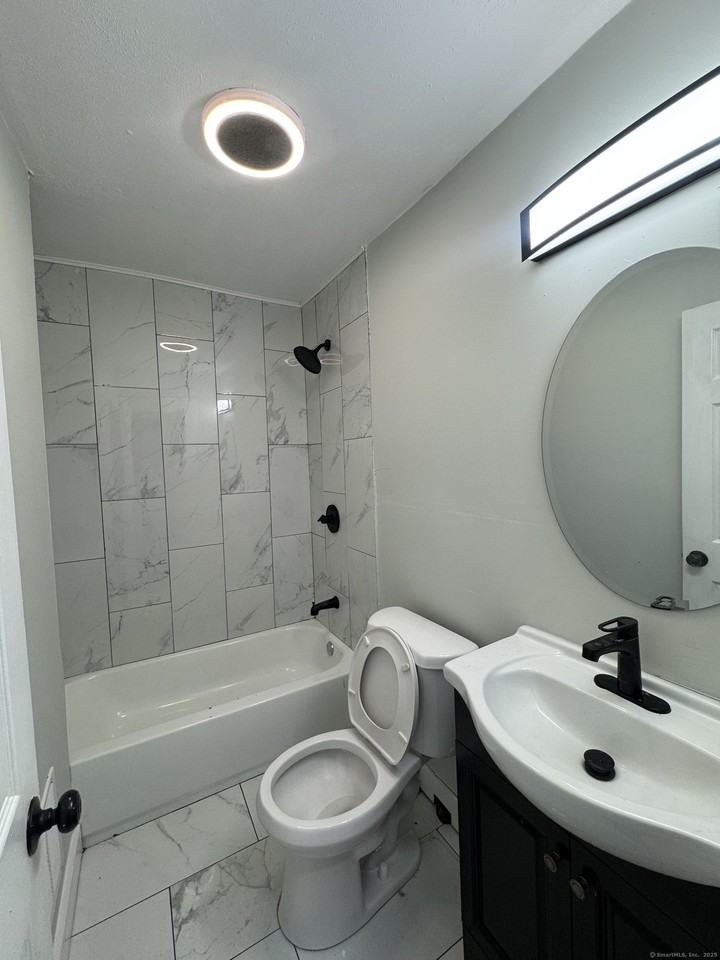 648 Ferry St #3 - Photo 4 of 9