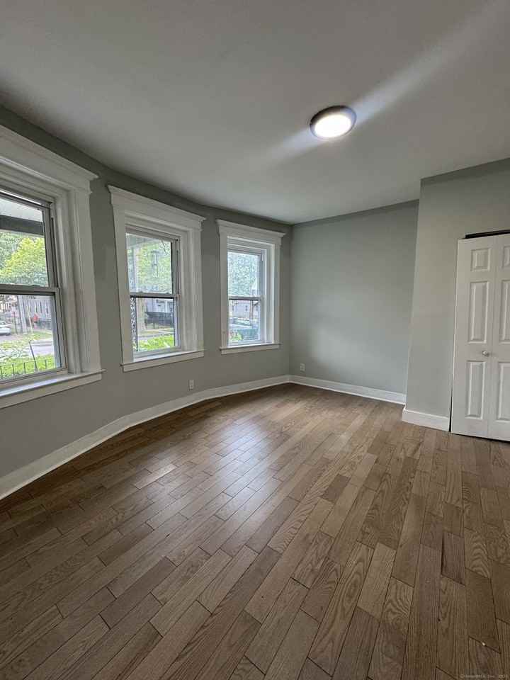 648 Ferry St #3 - Photo 6 of 13