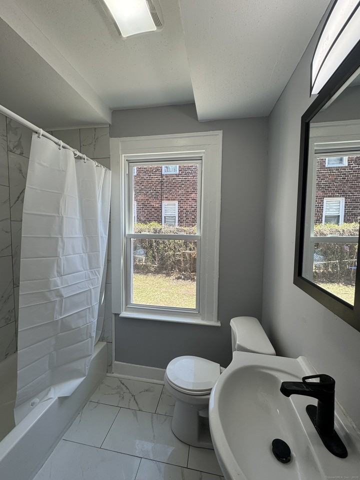 180 Goffe Ter #1stFL - Photo 4 of 14