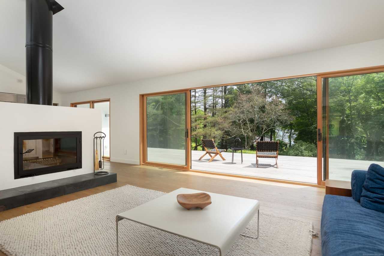 37 Canterbury Ln - Photo 5 of 25