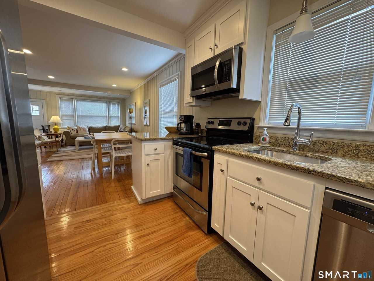 42 Parkway S - Photo 3 of 18