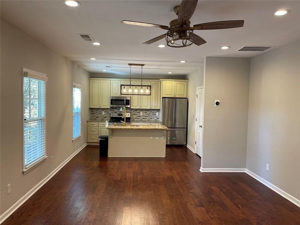 3544 College St - Photo 3 of 9