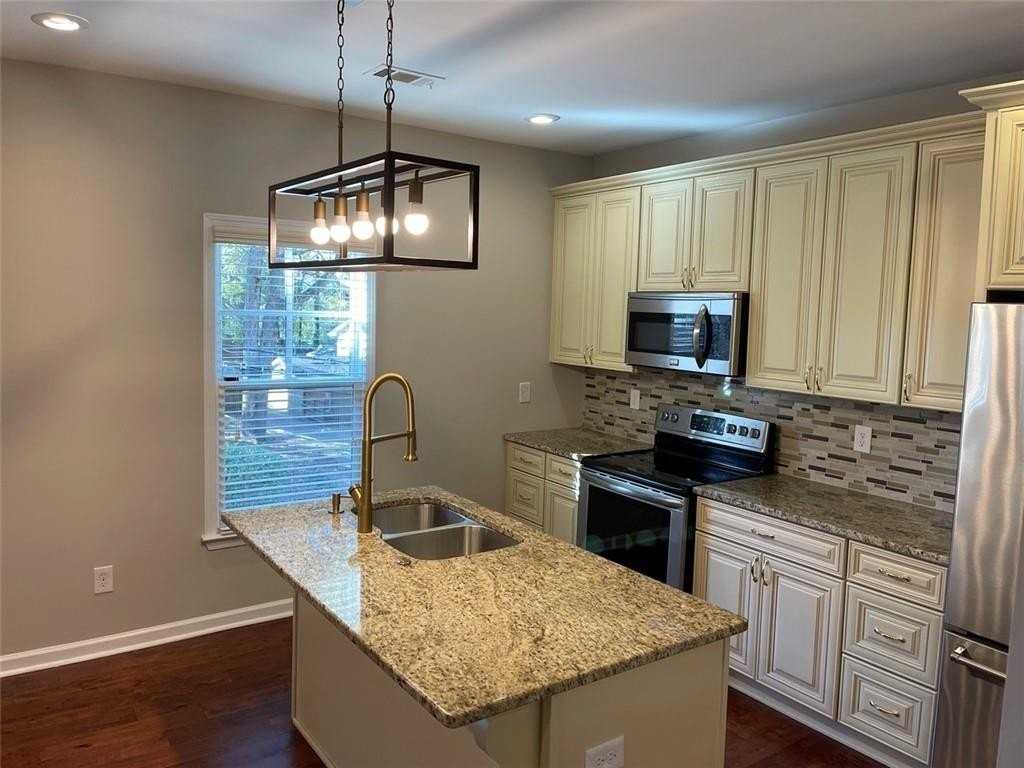 3544 College St - Photo 4 of 9