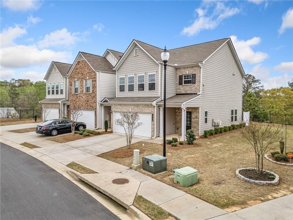 175 Madison Bnd - Photo 2 of 40