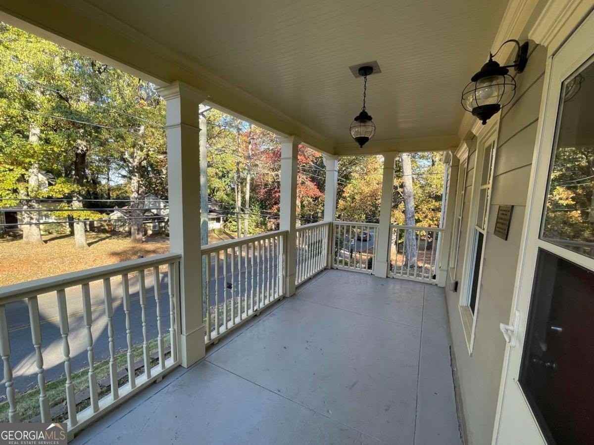 3544 College St - Photo 2 of 9