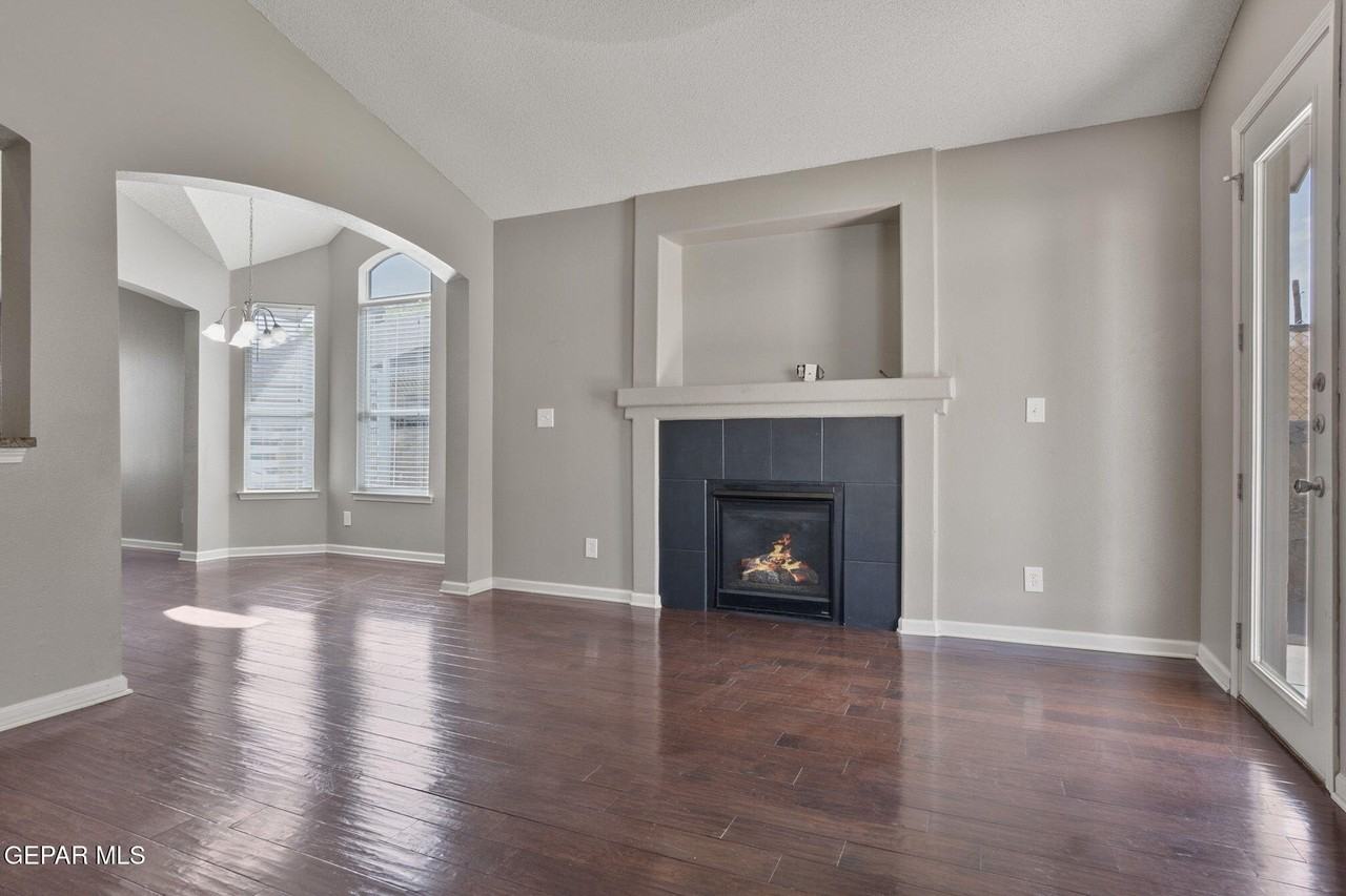 12509 Twin Leaf Dr - Photo 7 of 38