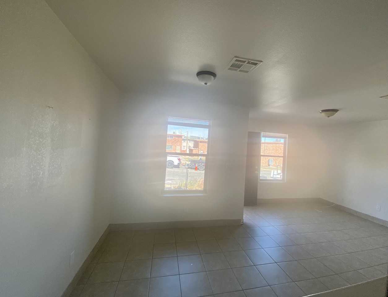 3328 Lincoln Ave #B - Photo 3 of 13