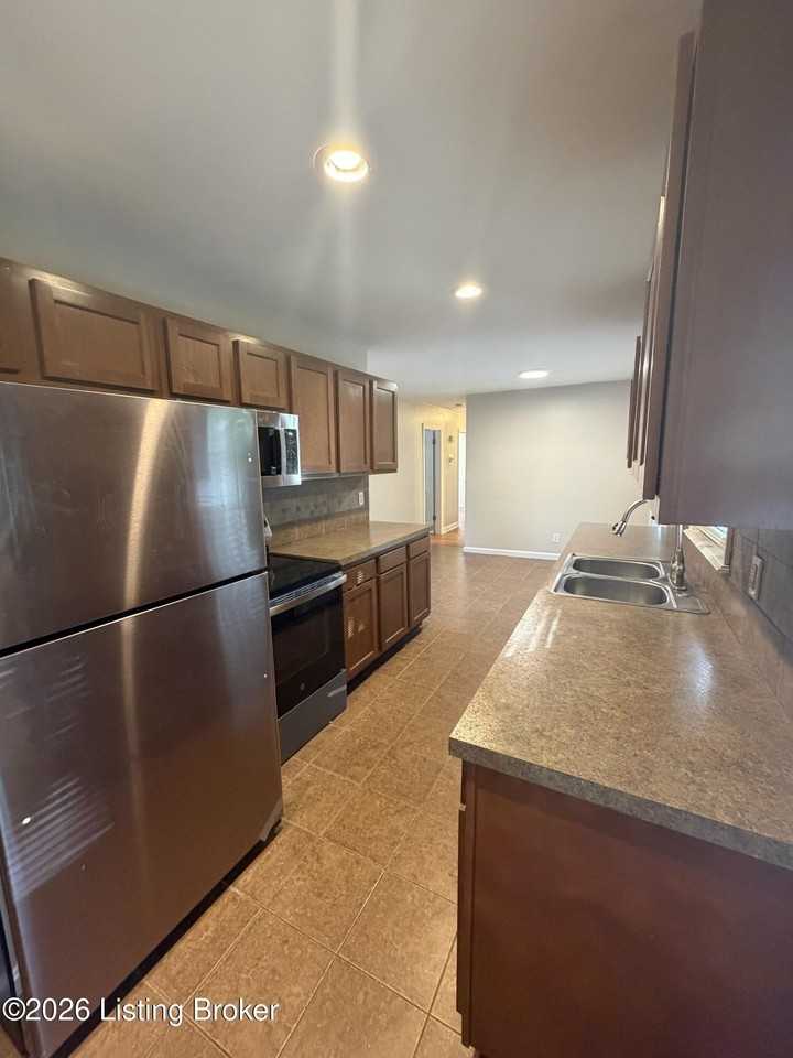 3213 Hikes Ln - Photo 6 of 19