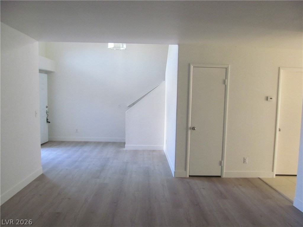 1413 Desert Hills Dr - Photo 4 of 24